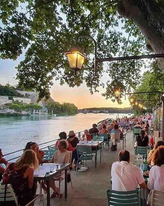 Le Saint-Lazare Appartement Au Calme Intra Muros Avignon Buitenkant foto